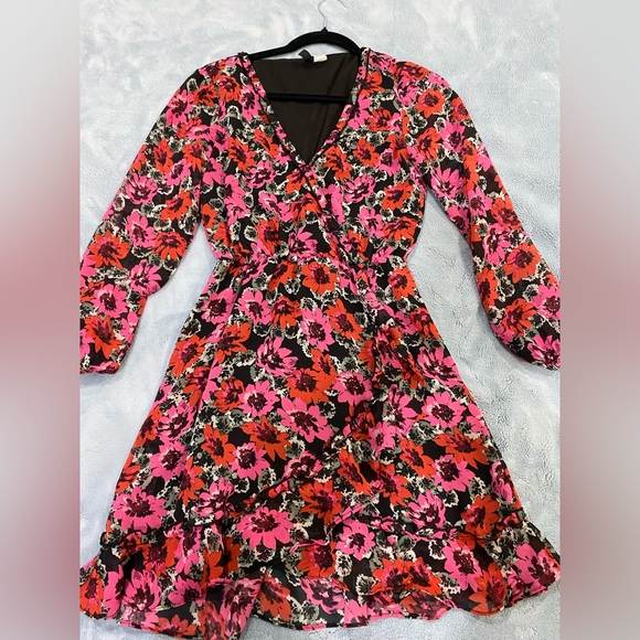 Floral H&M dress for the summer! Size: XXS - Picture 3 of 3